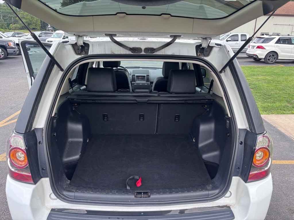 2013 Land Rover LR2 Image 13