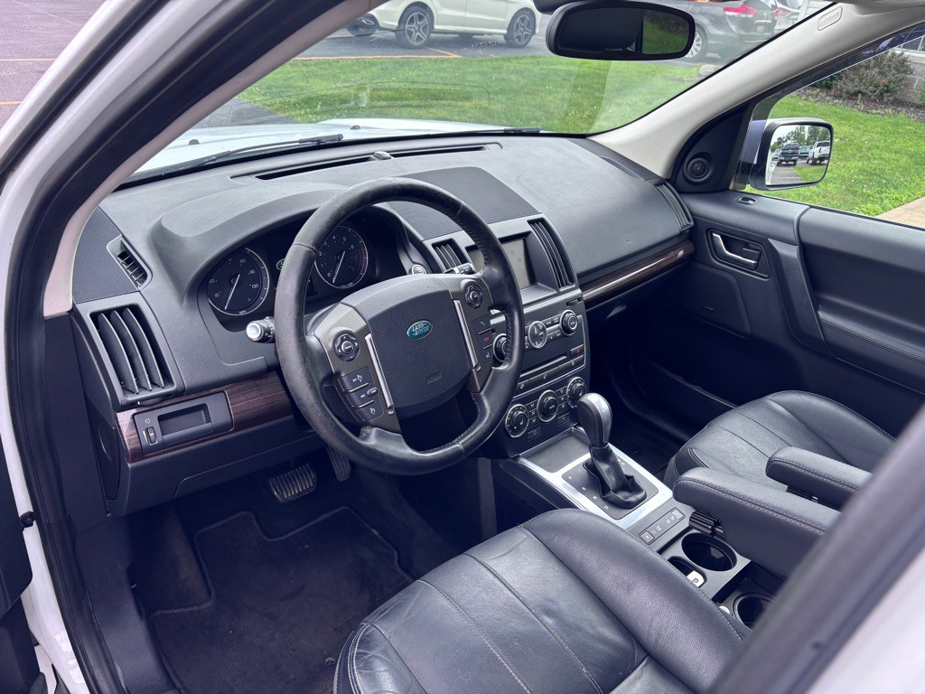 2013 Land Rover LR2 Image 15