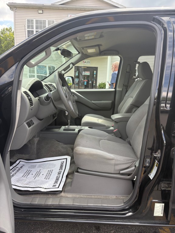 2012 Nissan Frontier Image 9