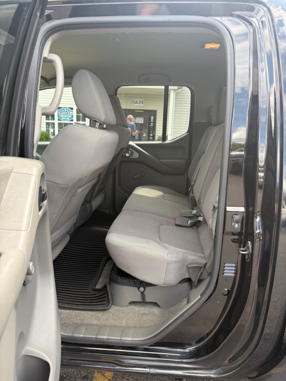 2012 Nissan Frontier Image 10