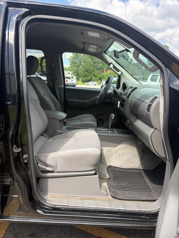 2012 Nissan Frontier Image 11