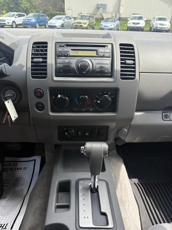 2012 Nissan Frontier Image 15