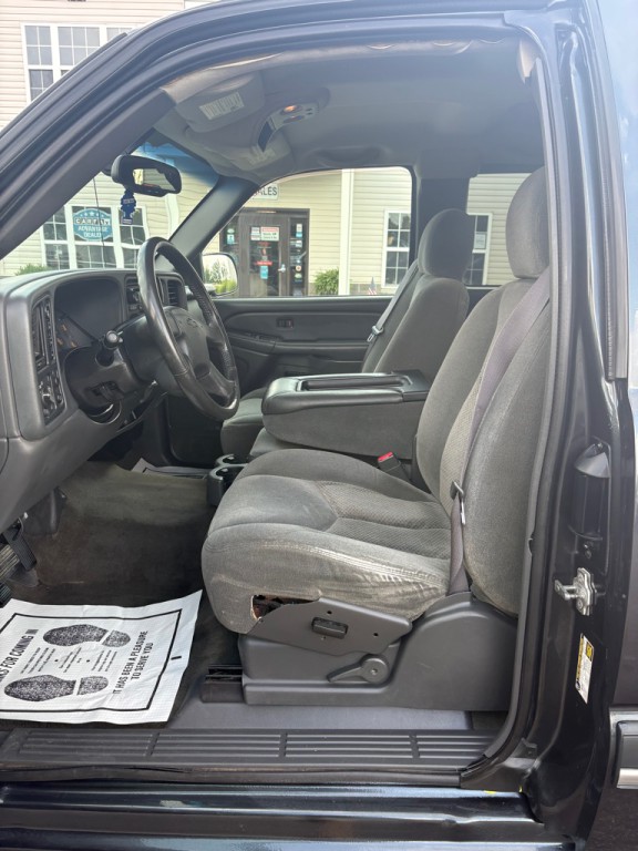 2004 Chevrolet Silverado 1500 Image 9