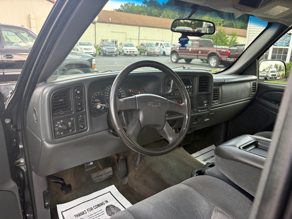 2004 Chevrolet Silverado 1500 Image 13