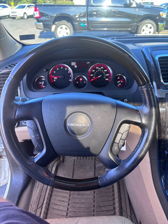 2012 GMC Acadia Image 17