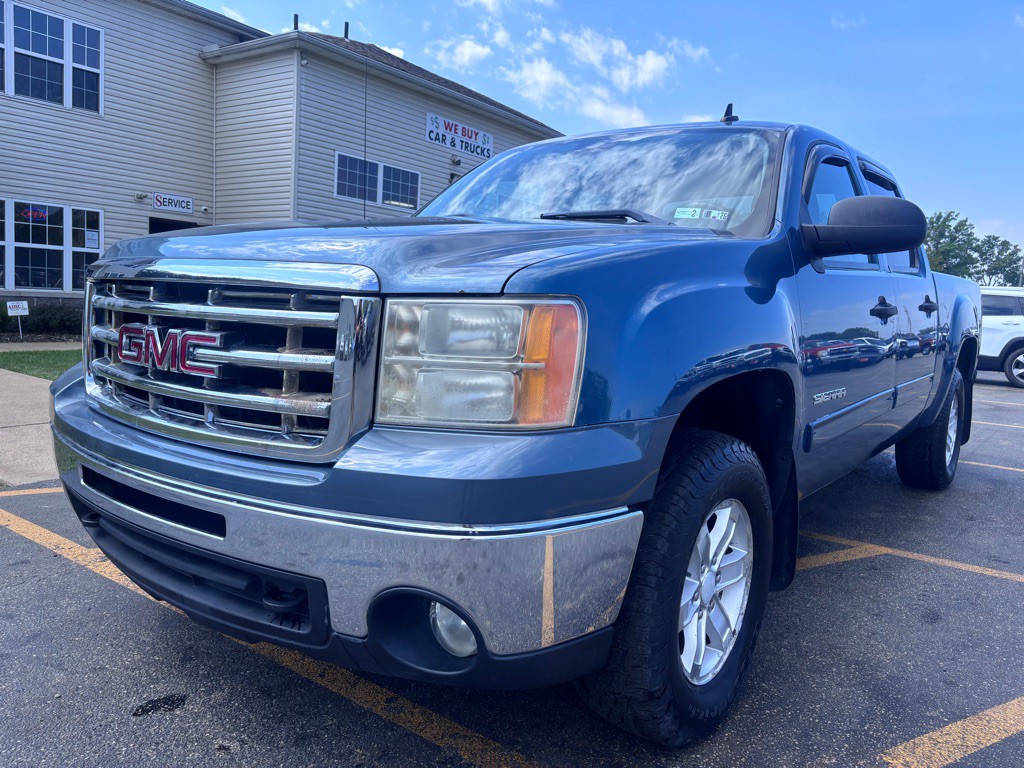 2011 GMC Sierra 1500 Image 2