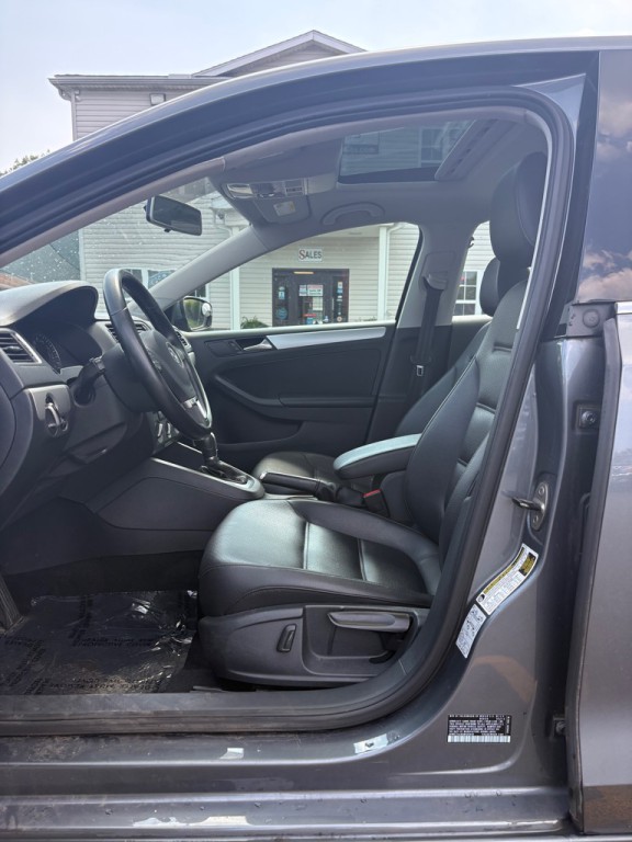 2014 Volkswagen Jetta Image 9