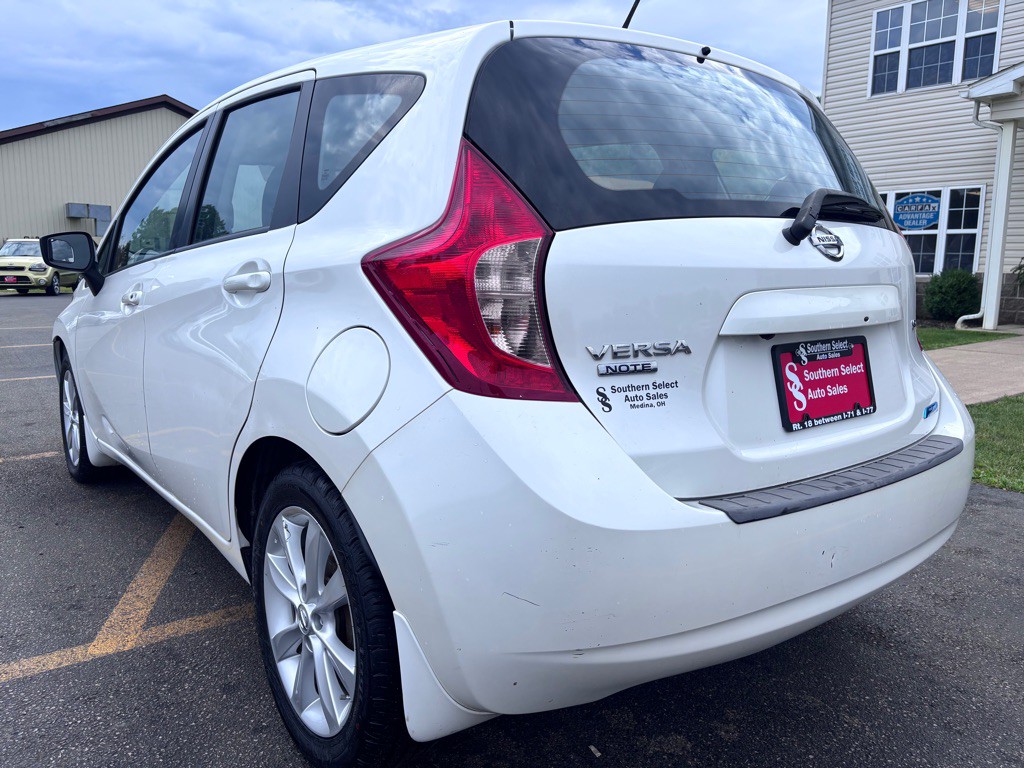 2015 Nissan Versa Image 8
