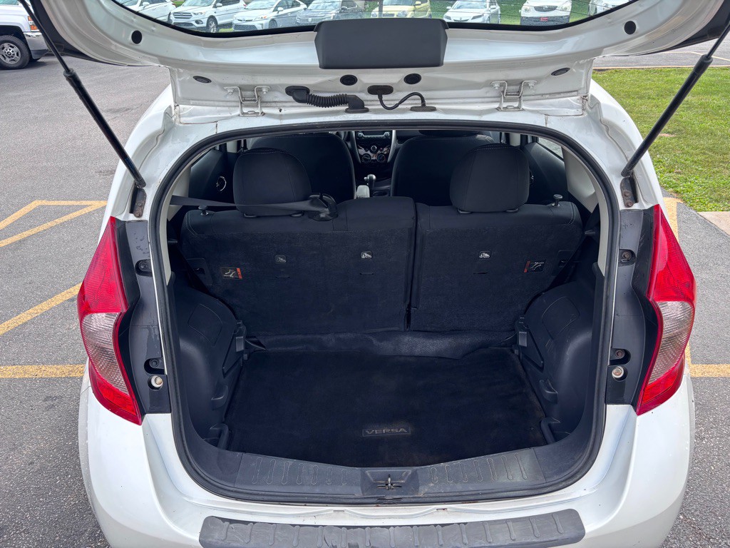 2015 Nissan Versa Image 13