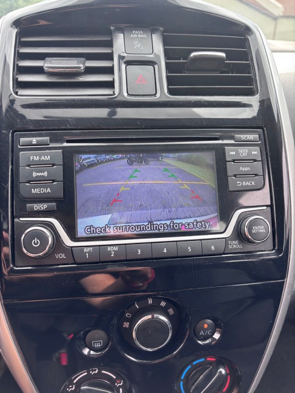 2015 Nissan Versa Image 18