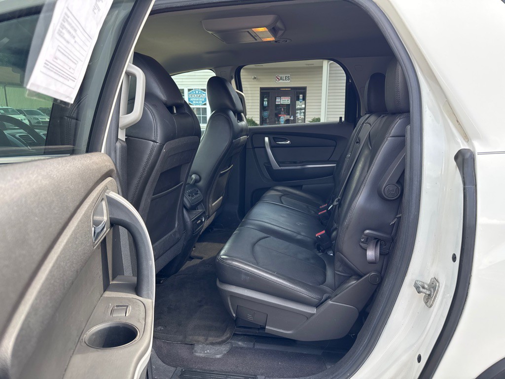 2011 GMC Acadia Image 10