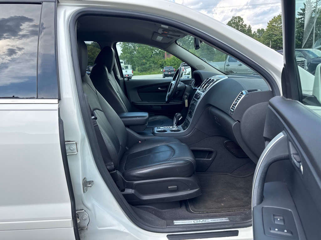 2011 GMC Acadia Image 12