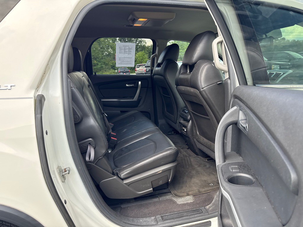 2011 GMC Acadia Image 13