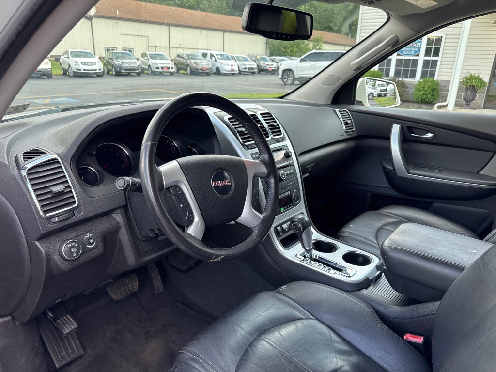 2011 GMC Acadia Image 16