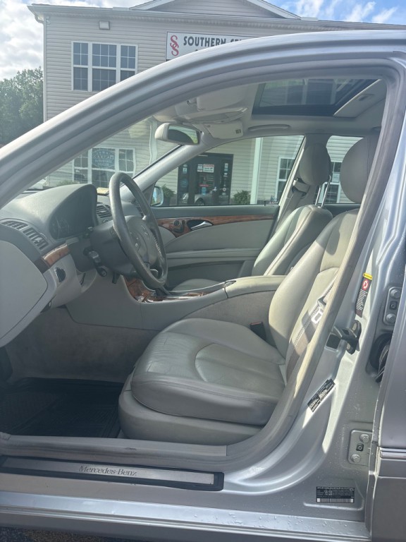 2003 Mercedes-Benz E-Class Image 9