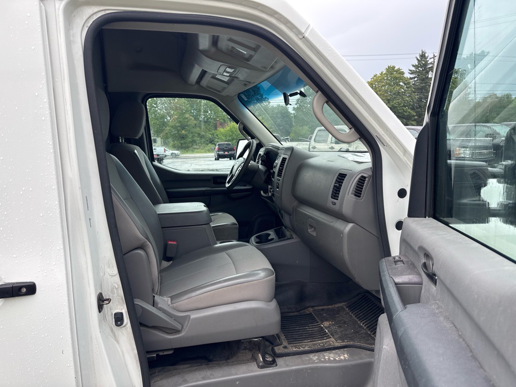 2015 Nissan NV Image 10