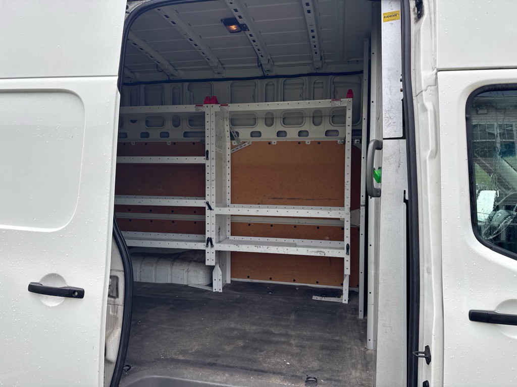 2015 Nissan NV Image 11