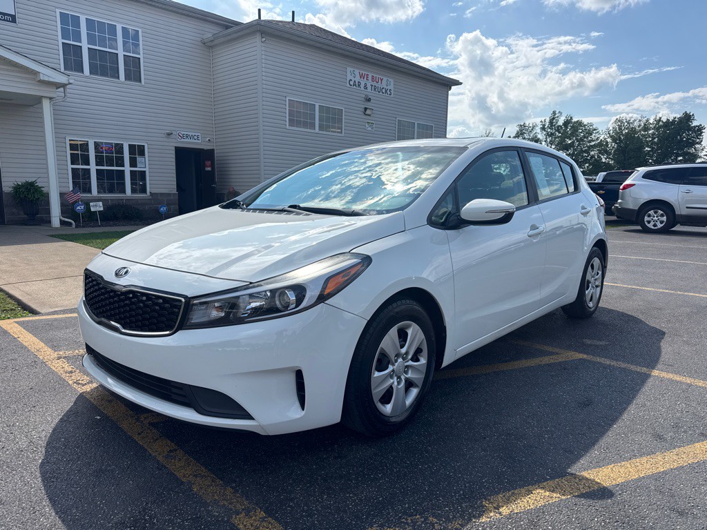 2017 Kia Forte Image 2