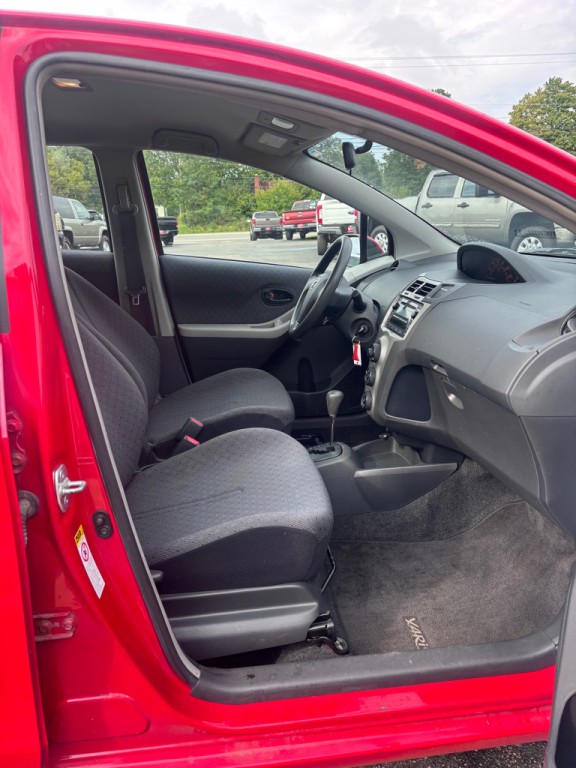 2009 Toyota Yaris Image 11