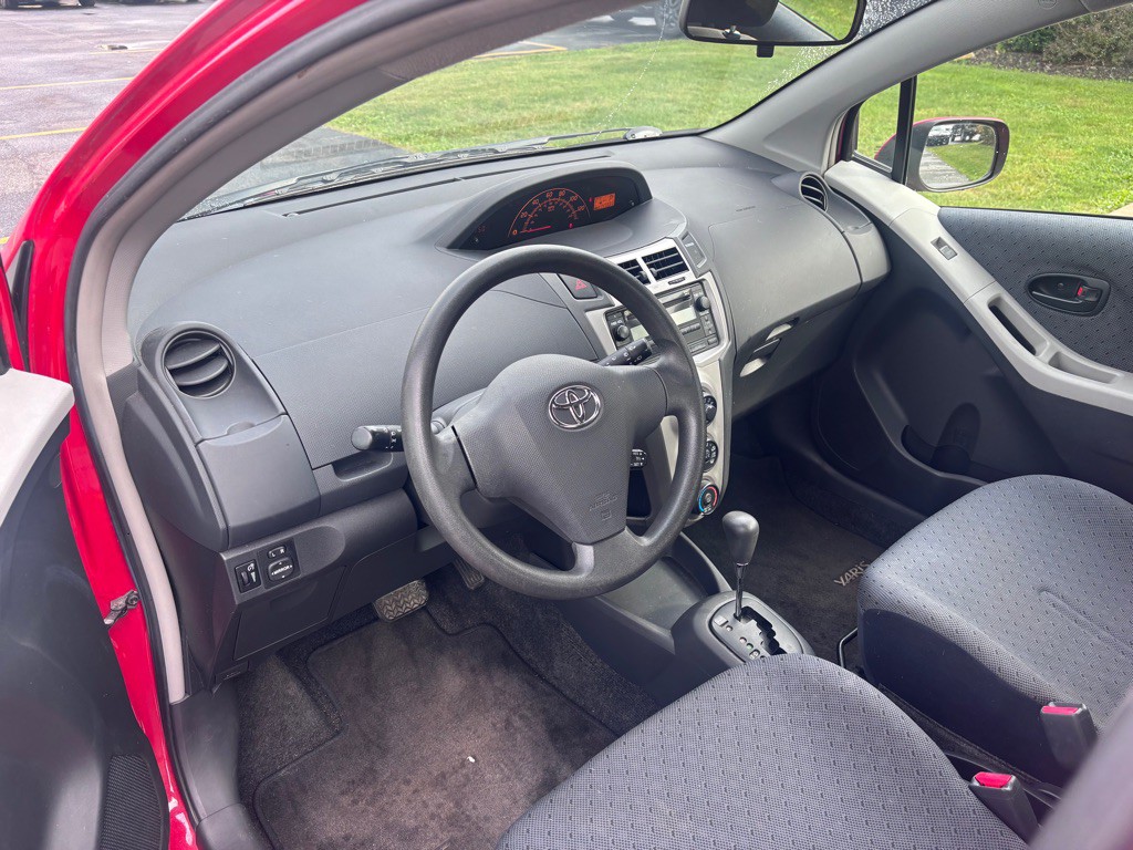 2009 Toyota Yaris Image 14