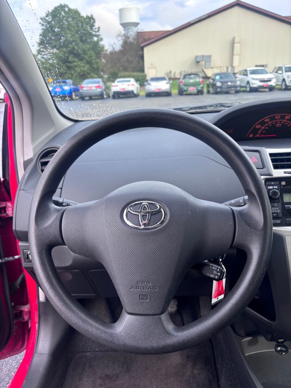 2009 Toyota Yaris Image 16