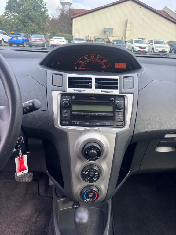 2009 Toyota Yaris Image 17