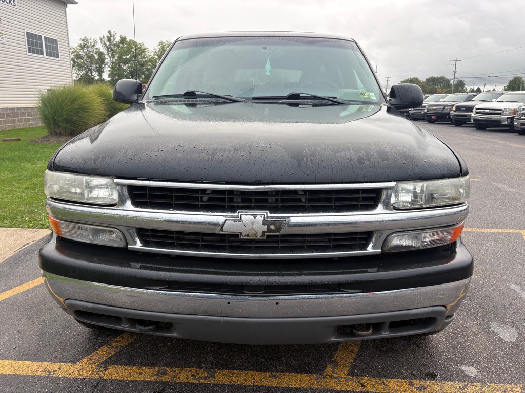 2001 Chevrolet Suburban Image 3