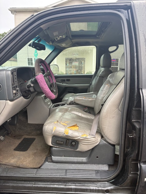 2001 Chevrolet Suburban Image 9