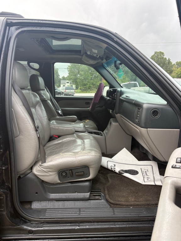 2001 Chevrolet Suburban Image 11