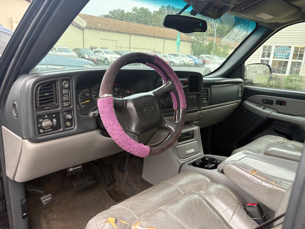 2001 Chevrolet Suburban Image 14
