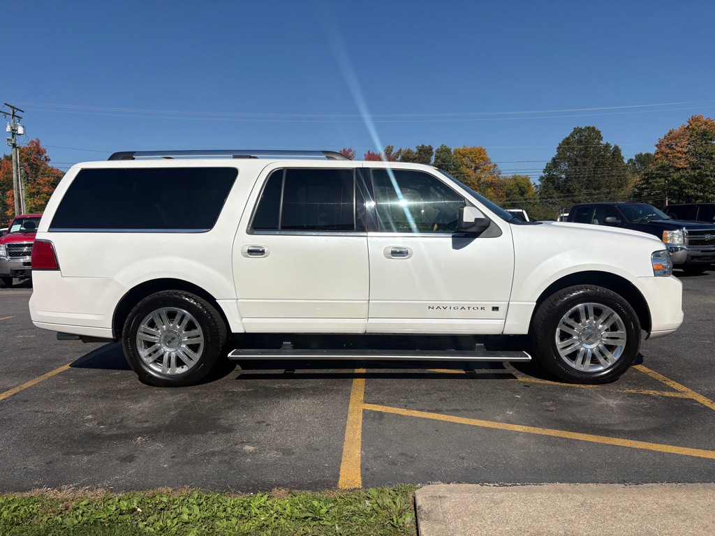 2014 Lincoln Navigator Image 5