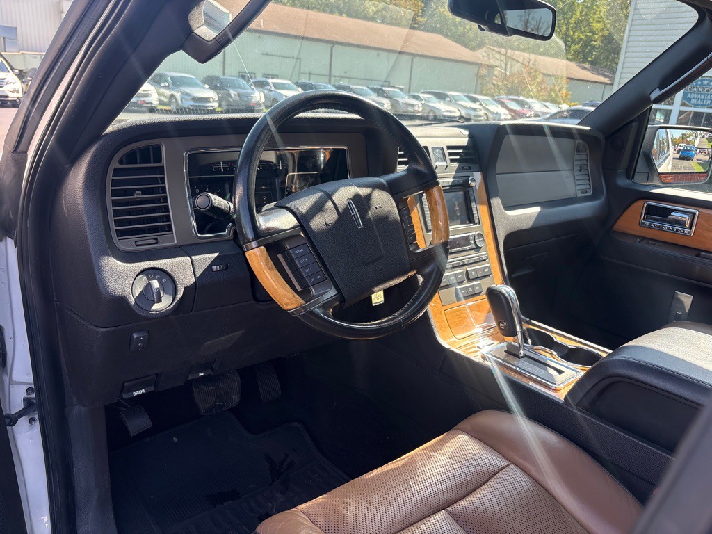 2014 Lincoln Navigator Image 15