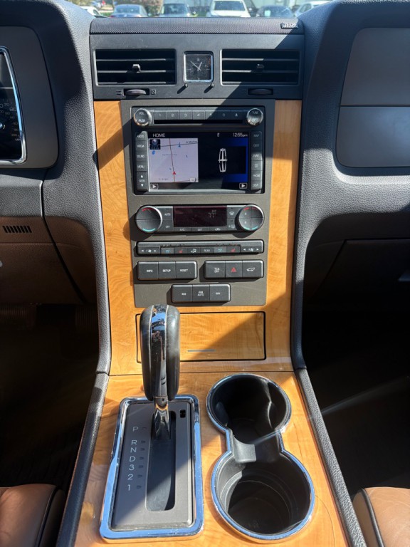 2014 Lincoln Navigator Image 17