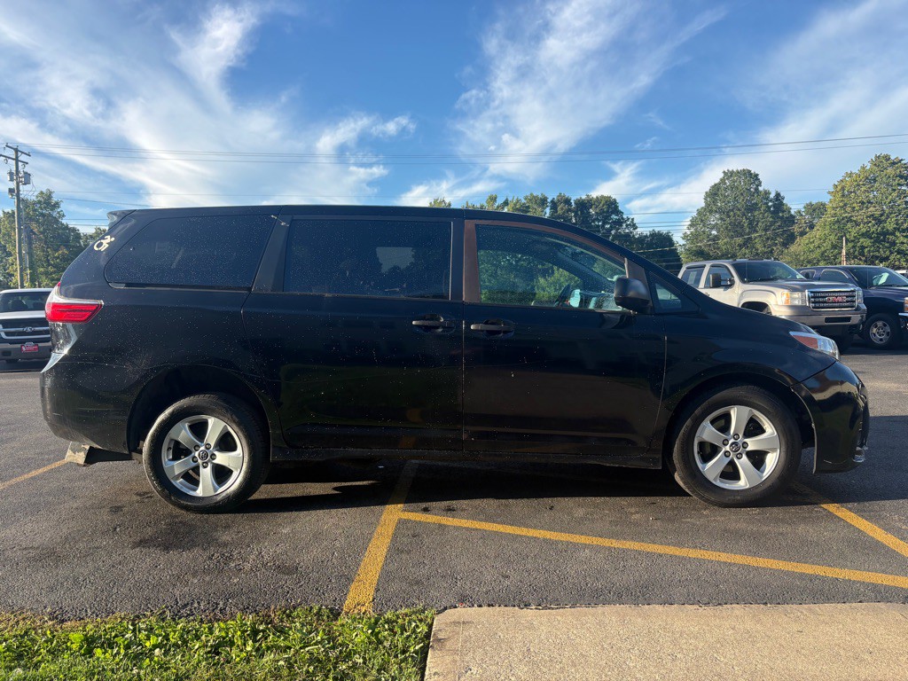2020 Toyota Sienna Image 5