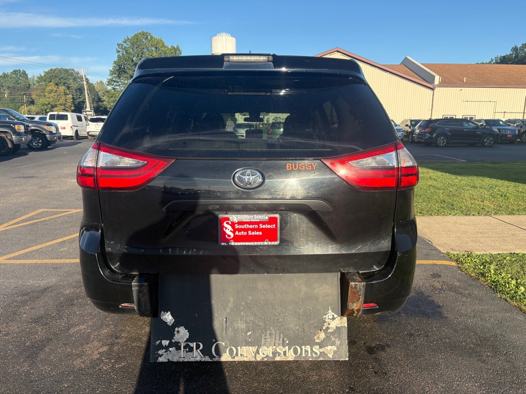 2020 Toyota Sienna Image 7