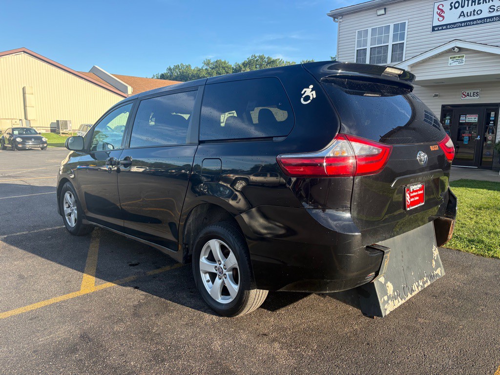 2020 Toyota Sienna Image 8