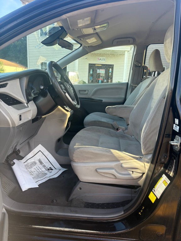 2020 Toyota Sienna Image 9