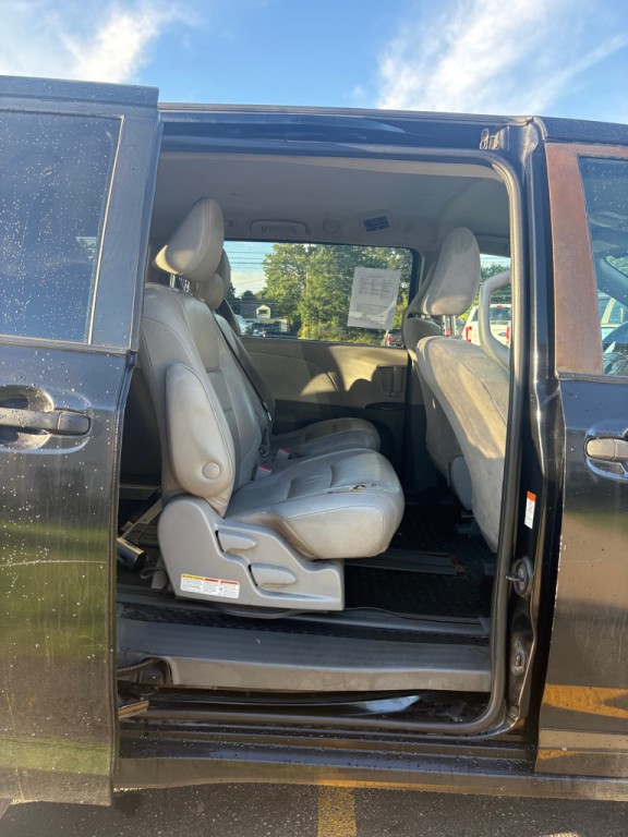 2020 Toyota Sienna Image 12