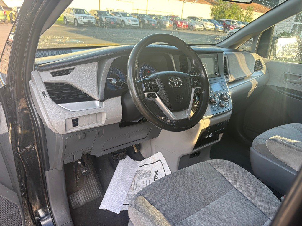 2020 Toyota Sienna Image 15