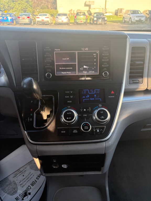 2020 Toyota Sienna Image 17