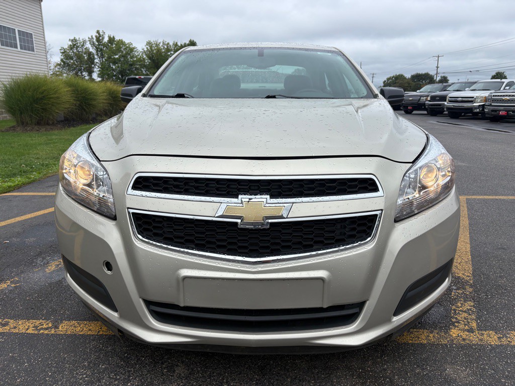 2013 Chevrolet Malibu Image 3