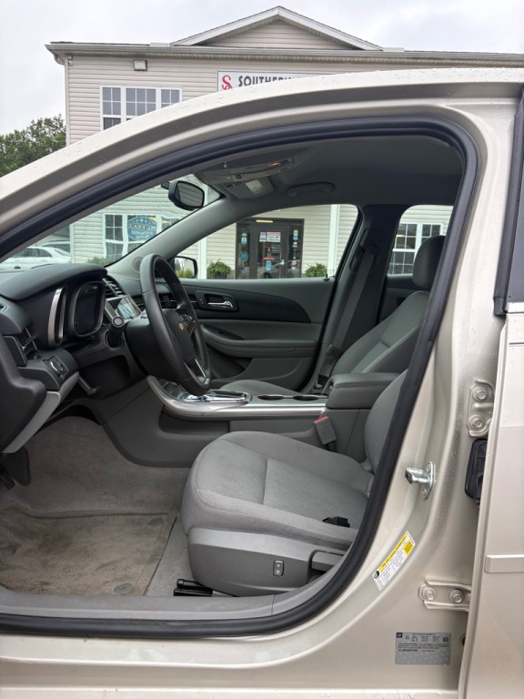 2013 Chevrolet Malibu Image 9