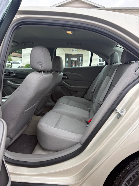 2013 Chevrolet Malibu Image 10