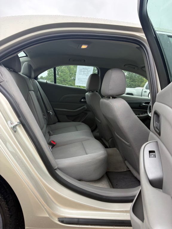 2013 Chevrolet Malibu Image 12