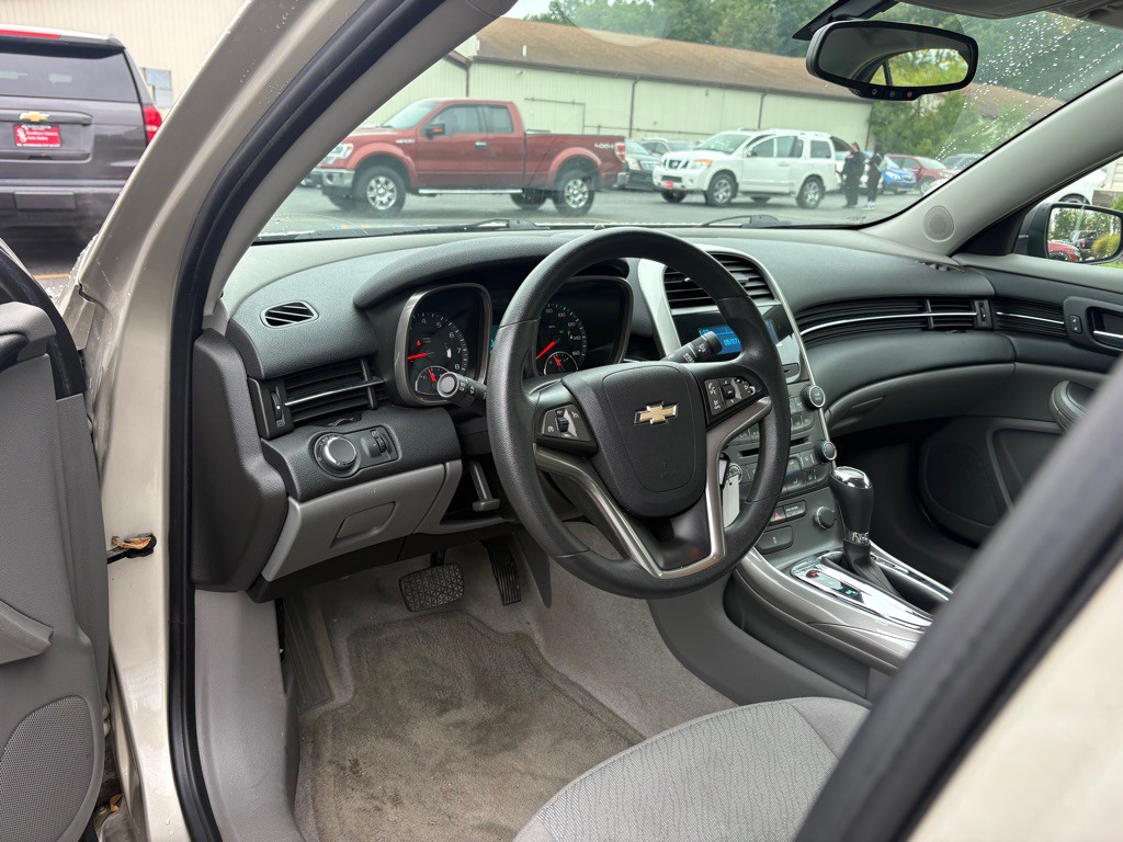 2013 Chevrolet Malibu Image 13