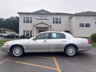 Image for 2004 Lincoln Town Car Executive ID: 7681402