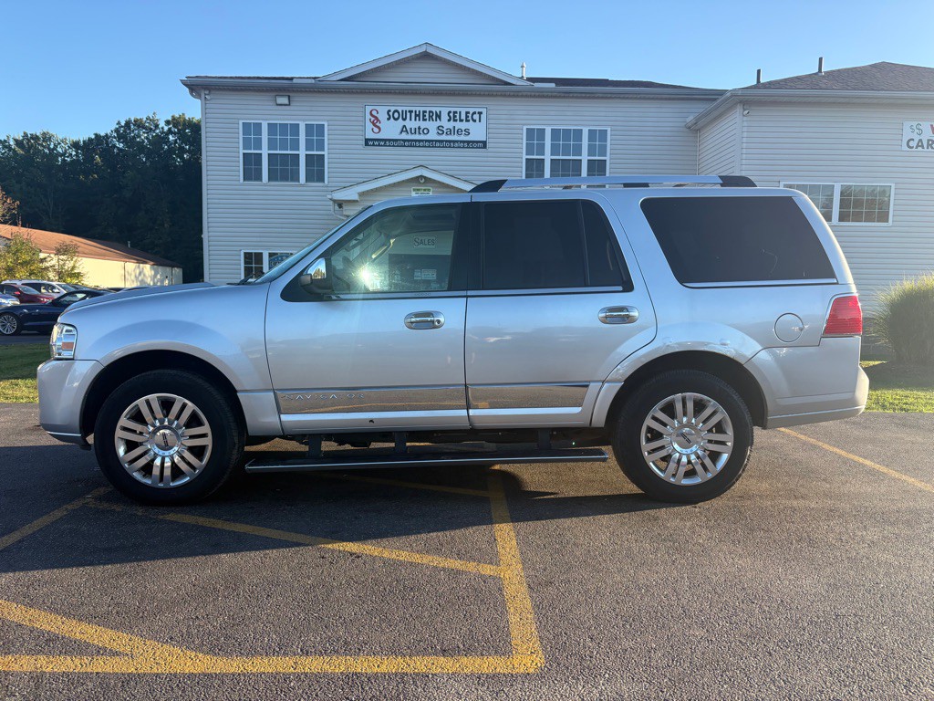 2012 Lincoln Navigator Image 1