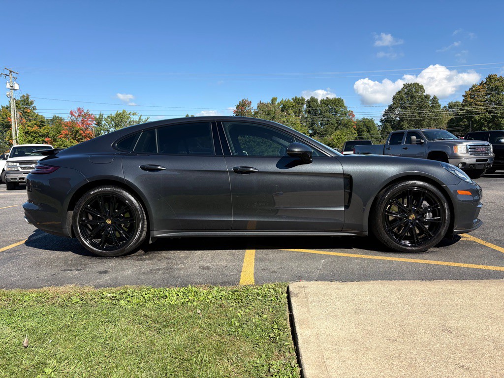 2019 Porsche Panamera Image 5