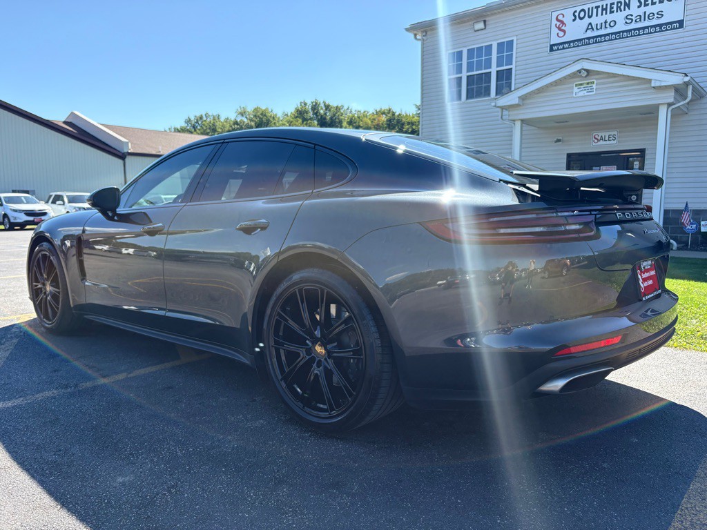 2019 Porsche Panamera Image 8