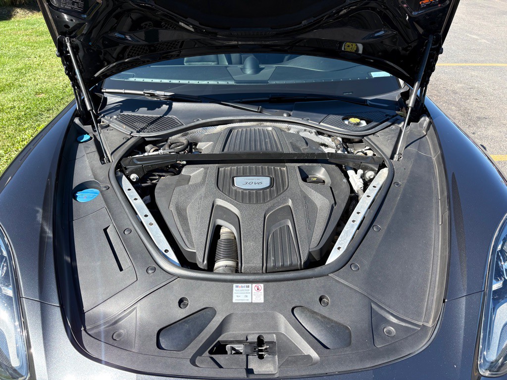 2019 Porsche Panamera Image 9